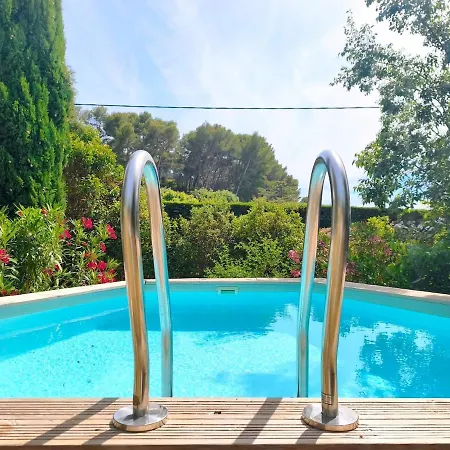 La Petite Campagne-pool-good Life فيلة