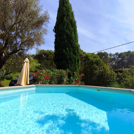 La Petite Campagne-pool-good Life فيلة كاسيس